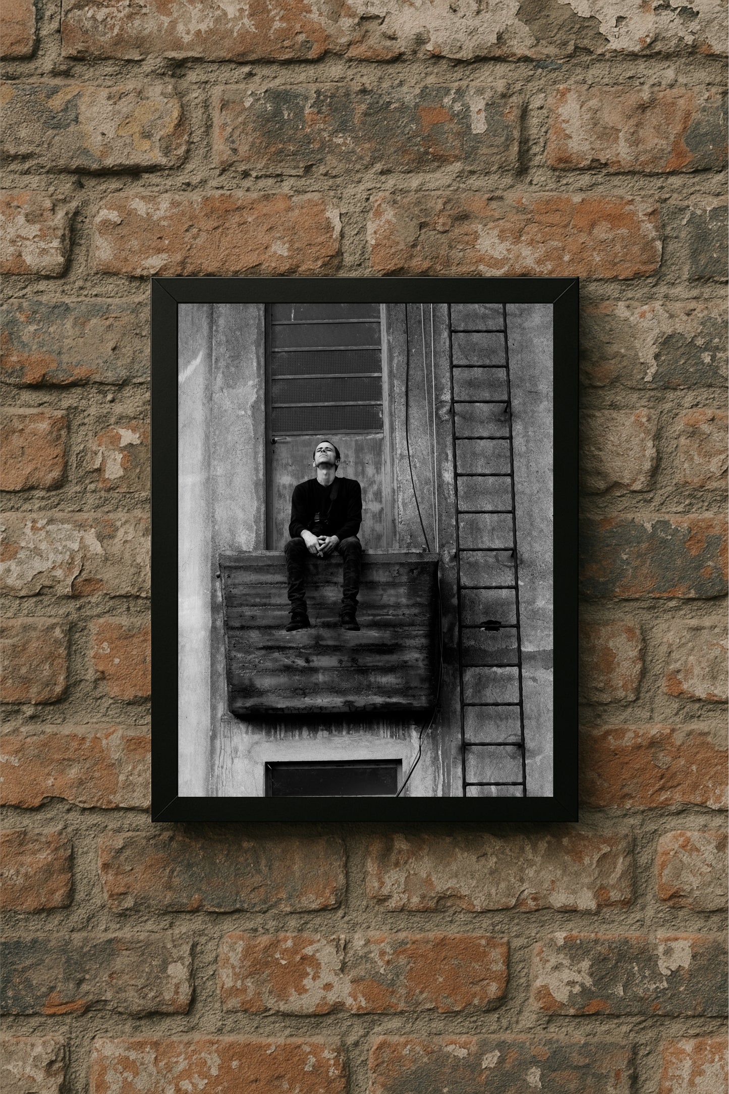 “High Wall Silence – Urban Isolation Frame” 🖤🏙️