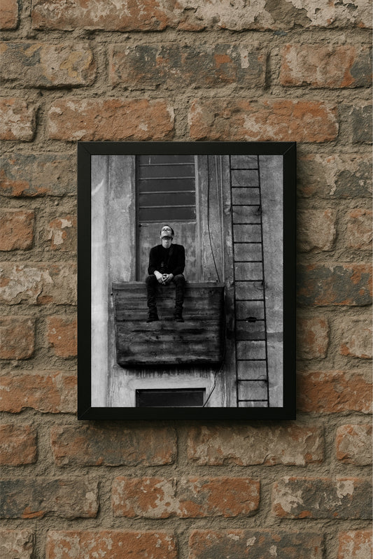 “High Wall Silence – Urban Isolation Frame” 🖤🏙️