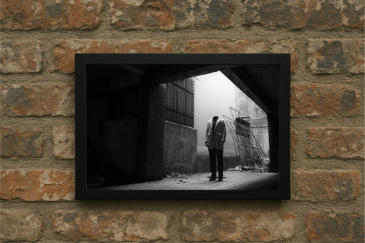 “Headless Shadow – Surreal Urban Frame” 🖤🌑