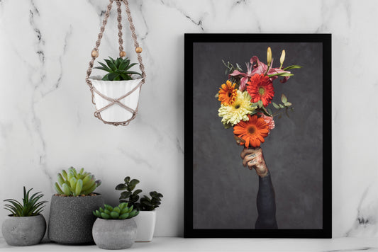 Rebel Bouquet – Beauty in Contrast 💐🖤