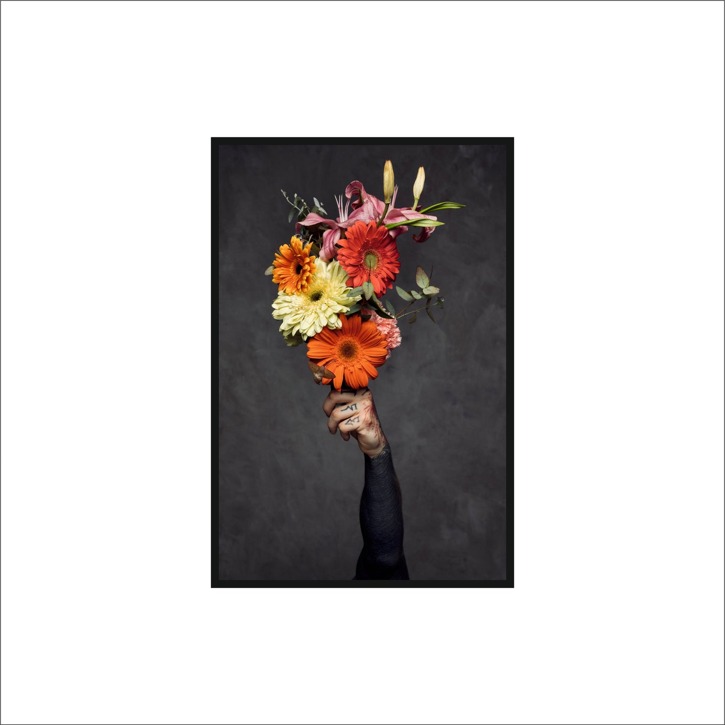 Rebel Bouquet – Beauty in Contrast 💐🖤