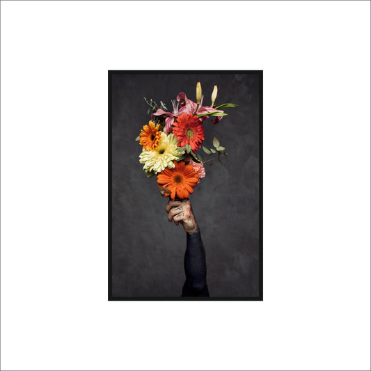 Rebel Bouquet – Beauty in Contrast 💐🖤