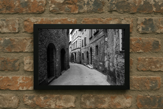“Silent Alley – Classic Monochrome Street Frame” 🖤🏙️
