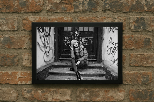 “Doorstep Mood – Urban Portrait Frame” 🖤📸