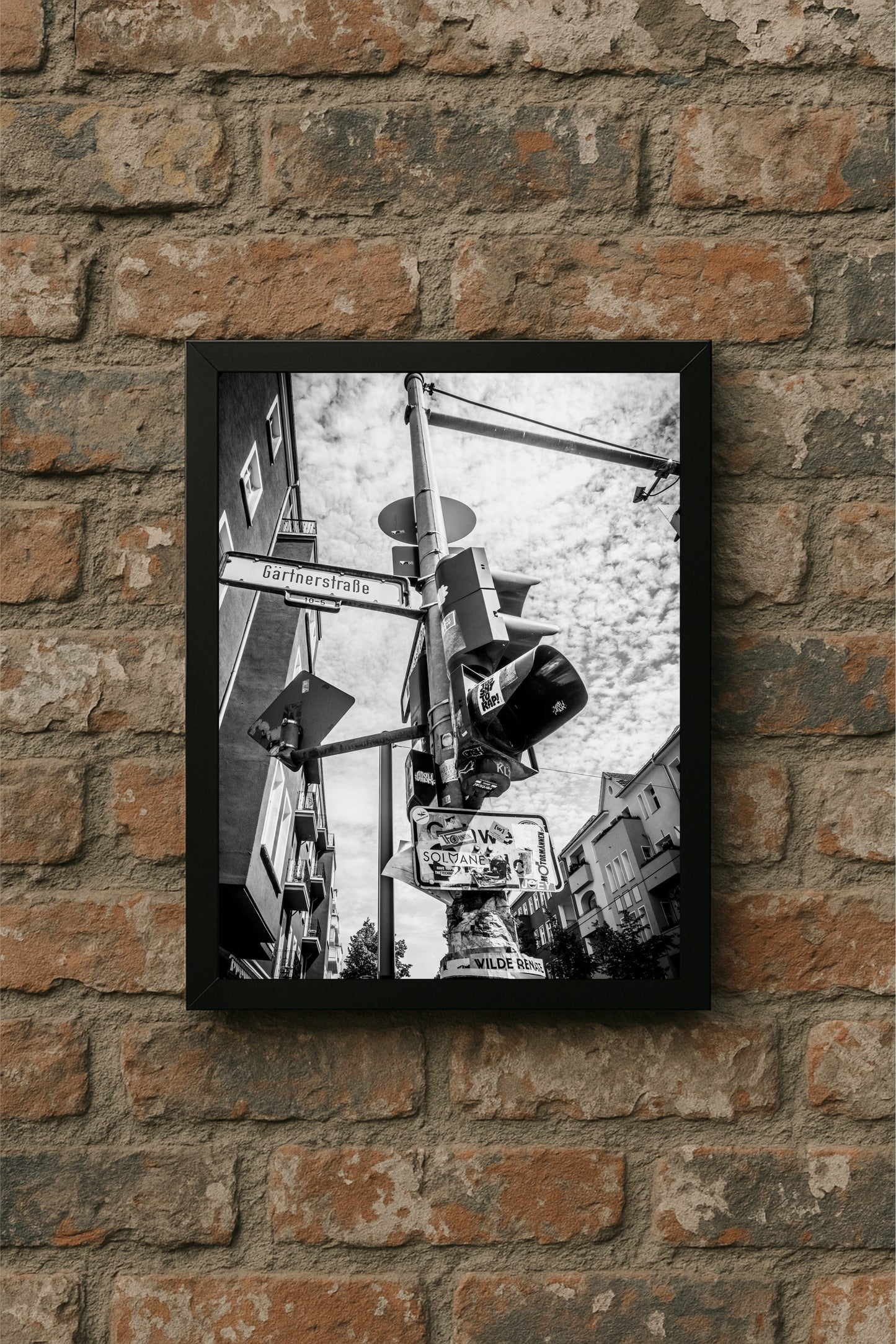 “City Corner Chaos – Urban Street Frame” 🖤🏙️