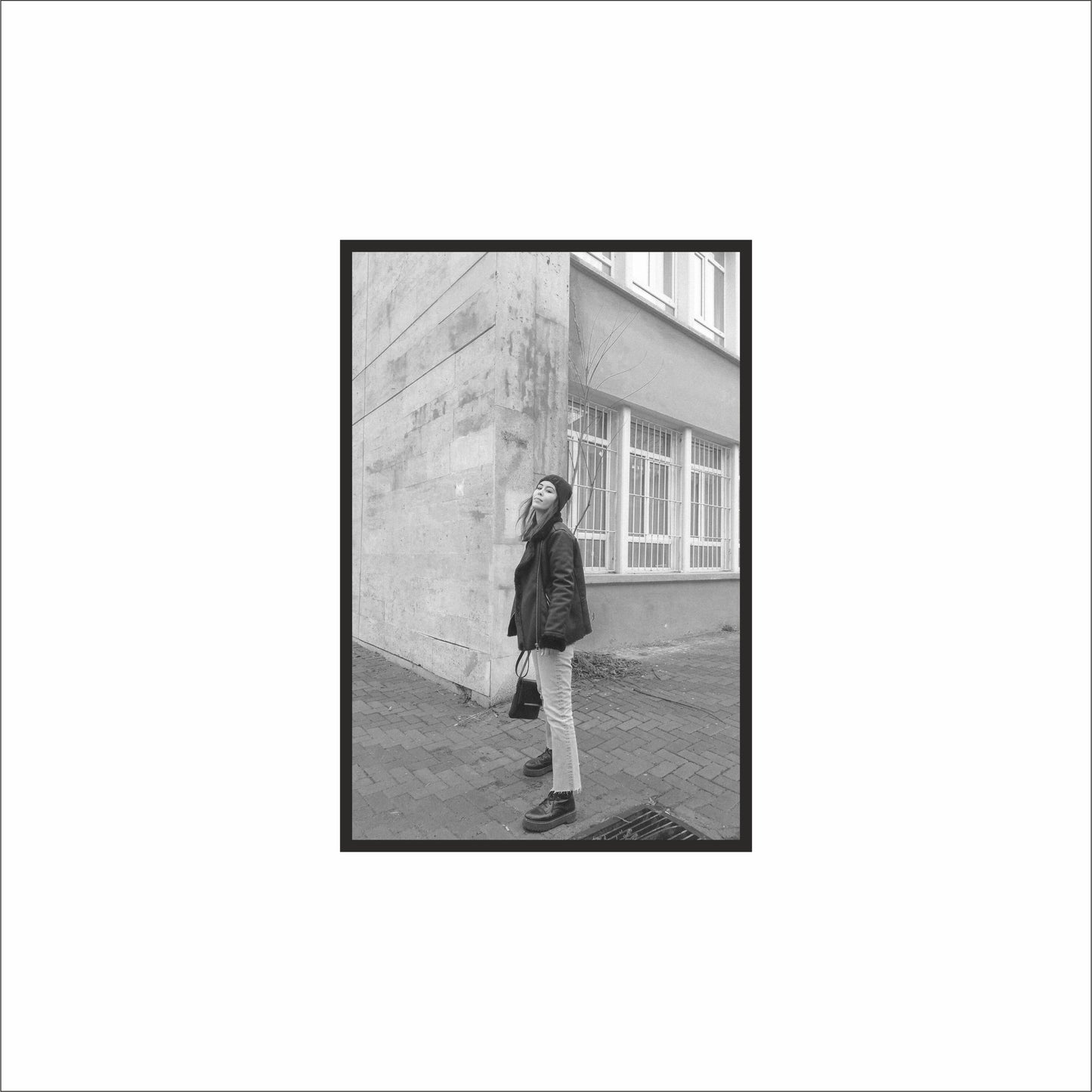 “Corner Calm – Minimal Street Portrait” 🖤📸
