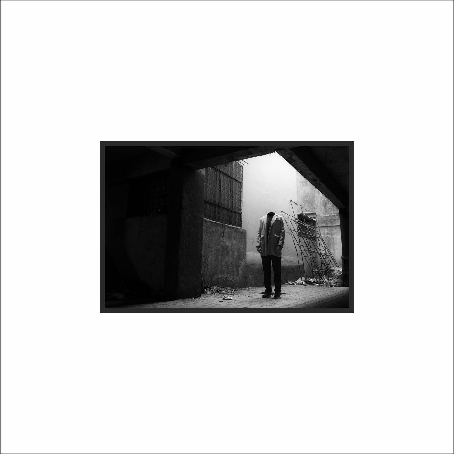 “Headless Shadow – Surreal Urban Frame” 🖤🌑