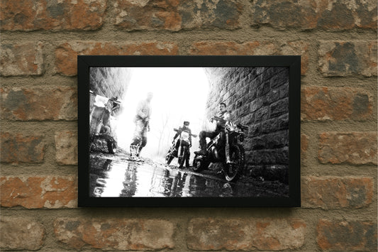 “Tunnel Riders Wall Art Photo Frame – Raw Motion Frame”
