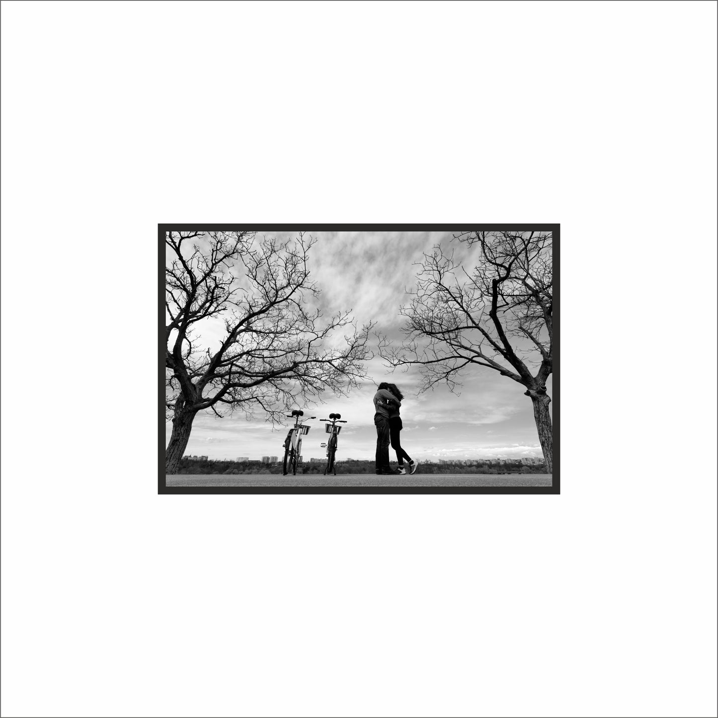 “Under Open Skies Wall Art Photo Frame – Timeless Love Frame”