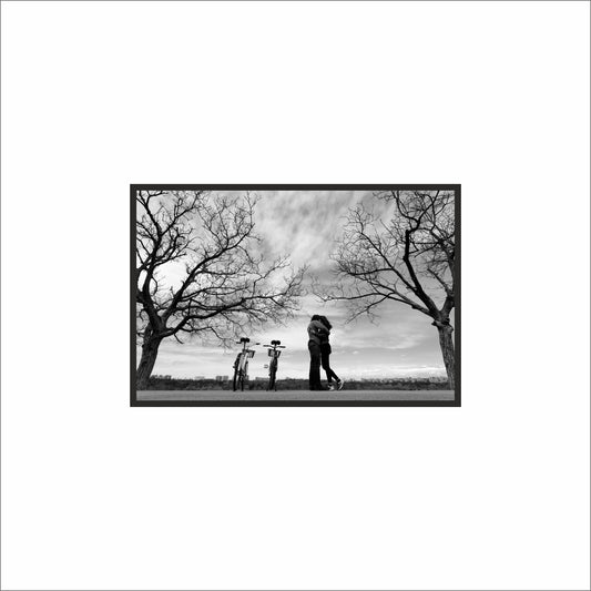 “Under Open Skies Wall Art Photo Frame – Timeless Love Frame”
