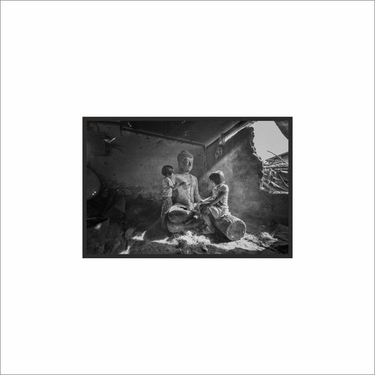 “Sacred Light – Stillness & Innocence Frame” 🖤✨