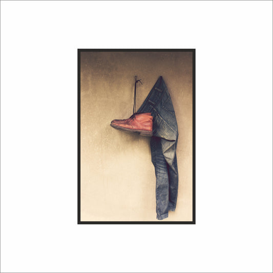 “Hanging Stories – Rustic Denim & Leather Art Frame” 👖🥿✨