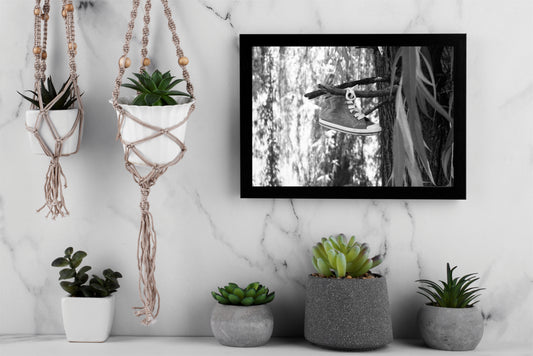 “Lost in Leaves – Monochrome Sneaker Art Frame” 🌿👟🖤