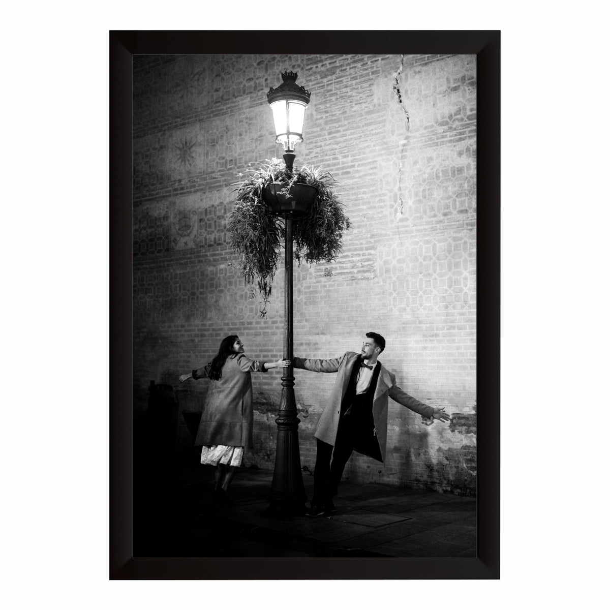 Romantic Black & White Street Lamp Wall Art | Vintage Couple Photography
